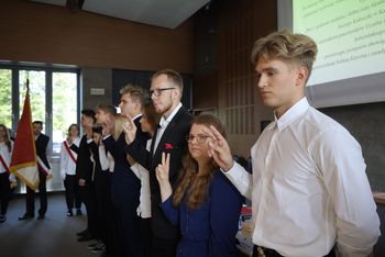 Blisko 10 kandydatów na jedno miejsce i dodatkowe egzaminy. Mamy listę najpopularniejszych kierunków studiów na uczelniach w Katowicach