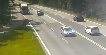 Jechała z synem na przeszczep serca, utknęła w korku. Pomogli policjanci