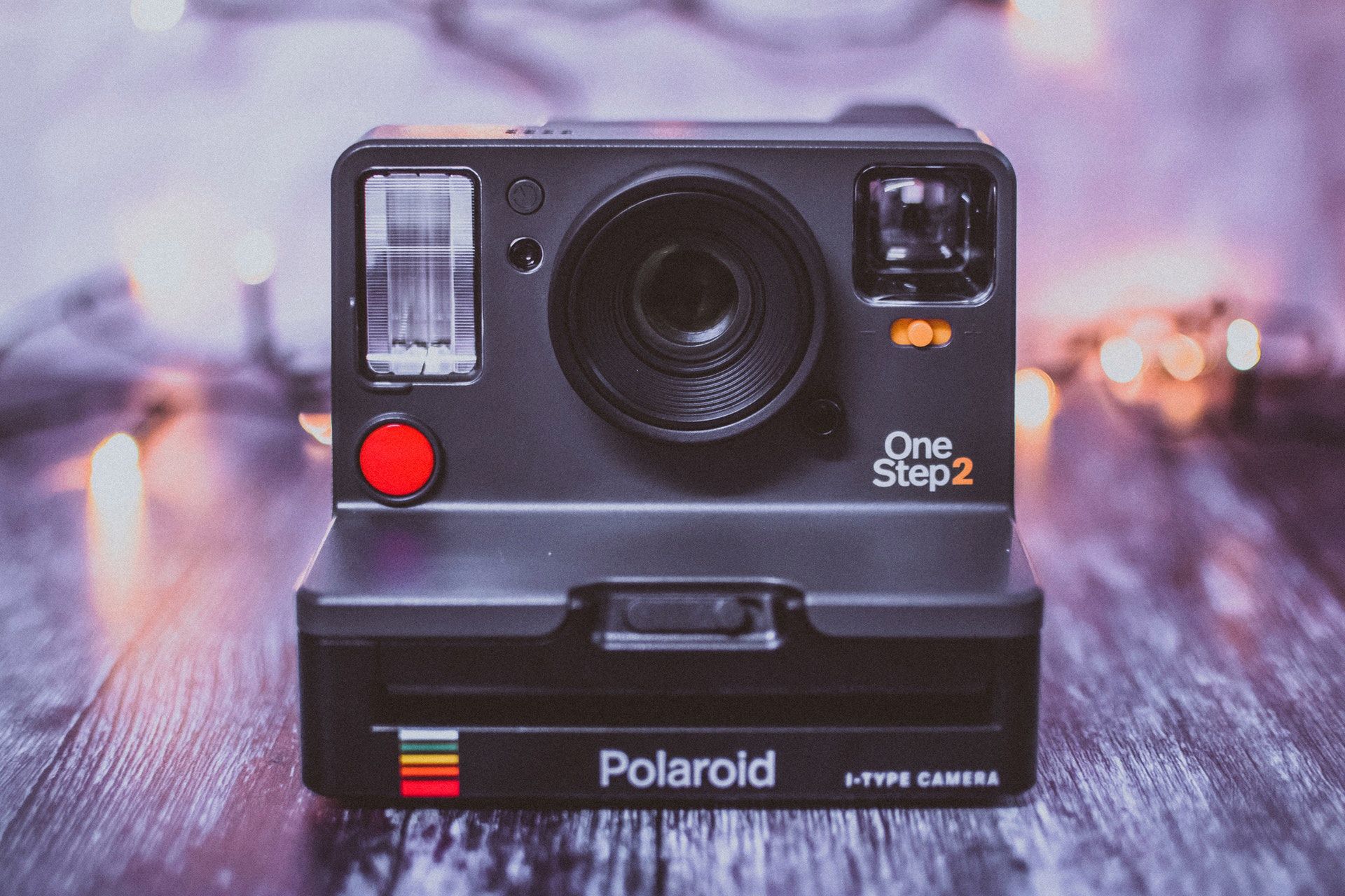 Polaroid Originals staje się ”Polaroidem” i prezentuje aparat Polaroid Now 2