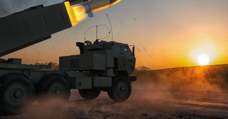 Ukraińskie wojska się nie patyczkują. 4 wyrzutnie M142 HIMARS w akcji