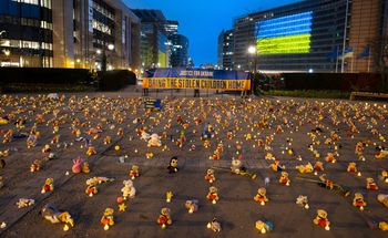 Rosja wywozi dzieci z Ukrainy. ONZ: "To zbrodnia przeciw ludzkości"