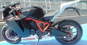 Premiera KTM RC8R
