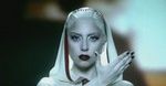 Lady Gaga w Luwrze. Piosenkarka na obrazach słynnego malarza