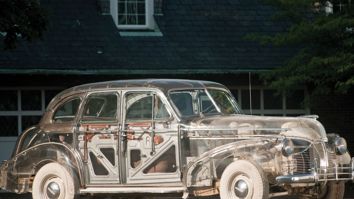 Samochód powstał w 1939 roku jako koncept mając promować szkło akrylowe, potoczne znane jako "pleksi". Choć logika podpowiada, że można nim zastąpić szyby w aucie, Amerykanie poszli o krok dalej i wykonali z tego materiału całe nadwozie Pontiaca Deluxe Six.