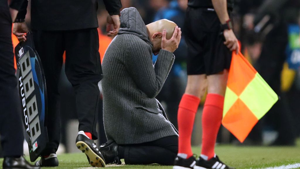 Getty Images /  Marc Atkins / Na zdjęciu: załamany Pep Guardiola