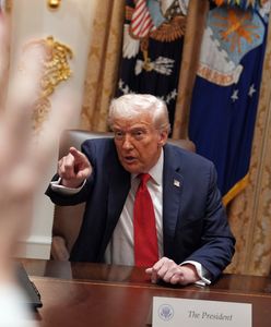 Plastry na rękach Trumpa. Biały Dom przekonuje, że to od uścisków dłoni