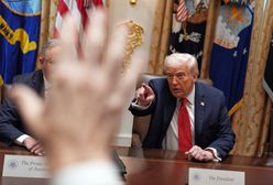 Plastry na rękach Trumpa. Biały Dom przekonuje, że to od uścisków dłoni