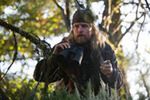 Christian Bale przeszkadza Woody'emu Harrelsonowi