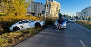Warszawa: Popisy w porsche zakończone w rowie. Kierowca został ukarany