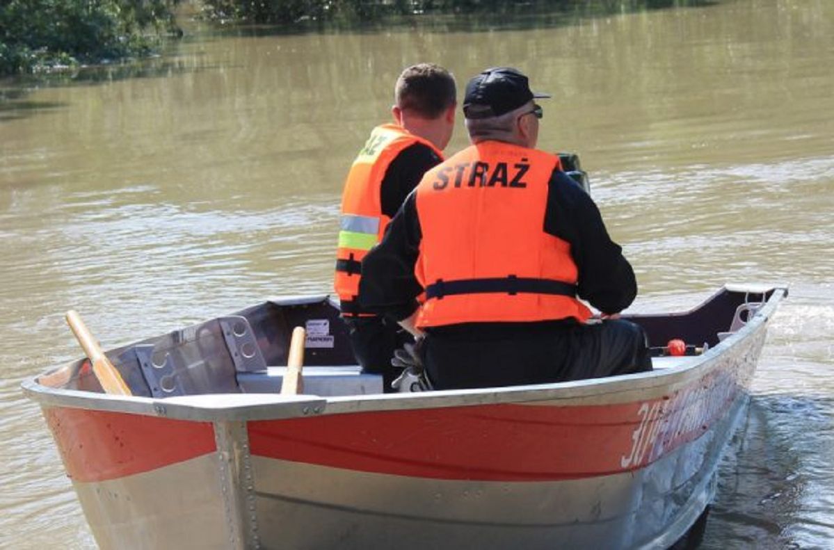 Tragedia na Wiśle, nie żyje 54-latek. Wszedł do rzeki odepchnąć łódkę, zniknął pod wodą