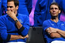 To zdjęcie mówi samo za siebie. Nie tylko Roger Federer nie mógł powstrzymać łez