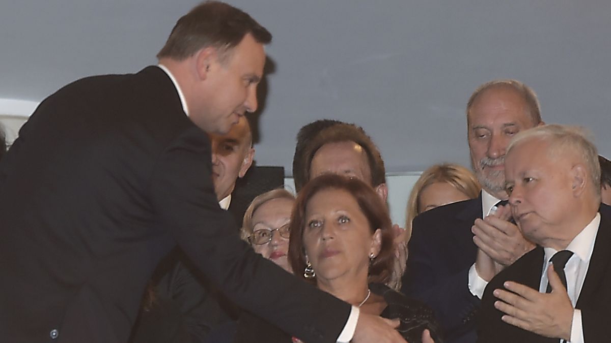 Andrzej Duda i Jarosław Kaczyński podczas premiery filmu "Smoleńsk"