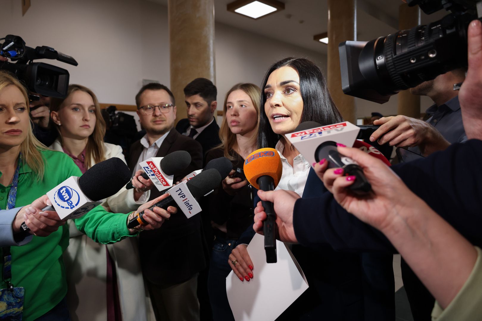 Warszawa, 31.03.2025. Przewodnicząca sejmowej Komisji śledczej ds. inwigilacji systemem Pegasus Magdalena Sroka w Sądzie Okręgowym w Warszawie, 31 bm. Sąd nie uwzględnił wniosku sejmowej komisji śledczej ds. Pegasusa o zastosowanie aresztu wobec byłego ministra sprawiedliwości Zbigniewa Ziobry. Po piątej próbie przesłuchania polityka, komisja wnioskowała o karę do 30 dni aresztu, podczas którego Ziobro miałby być do dyspozycji komisji. (mr) PAP/Albert Zawada