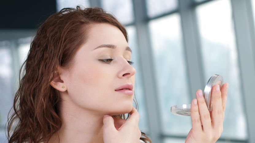 Dlaczego warto się fotografować w dni płodne, czyli jak owulacja wpływa na kobietę?