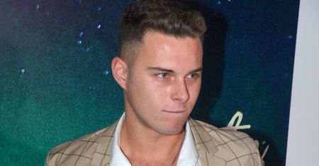 Adam Zdrójkowski na rajskich wakacjach. Pokazał się bez koszulki