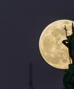 Superpełnia. Kiedy zobaczymy różowy Księżyc?