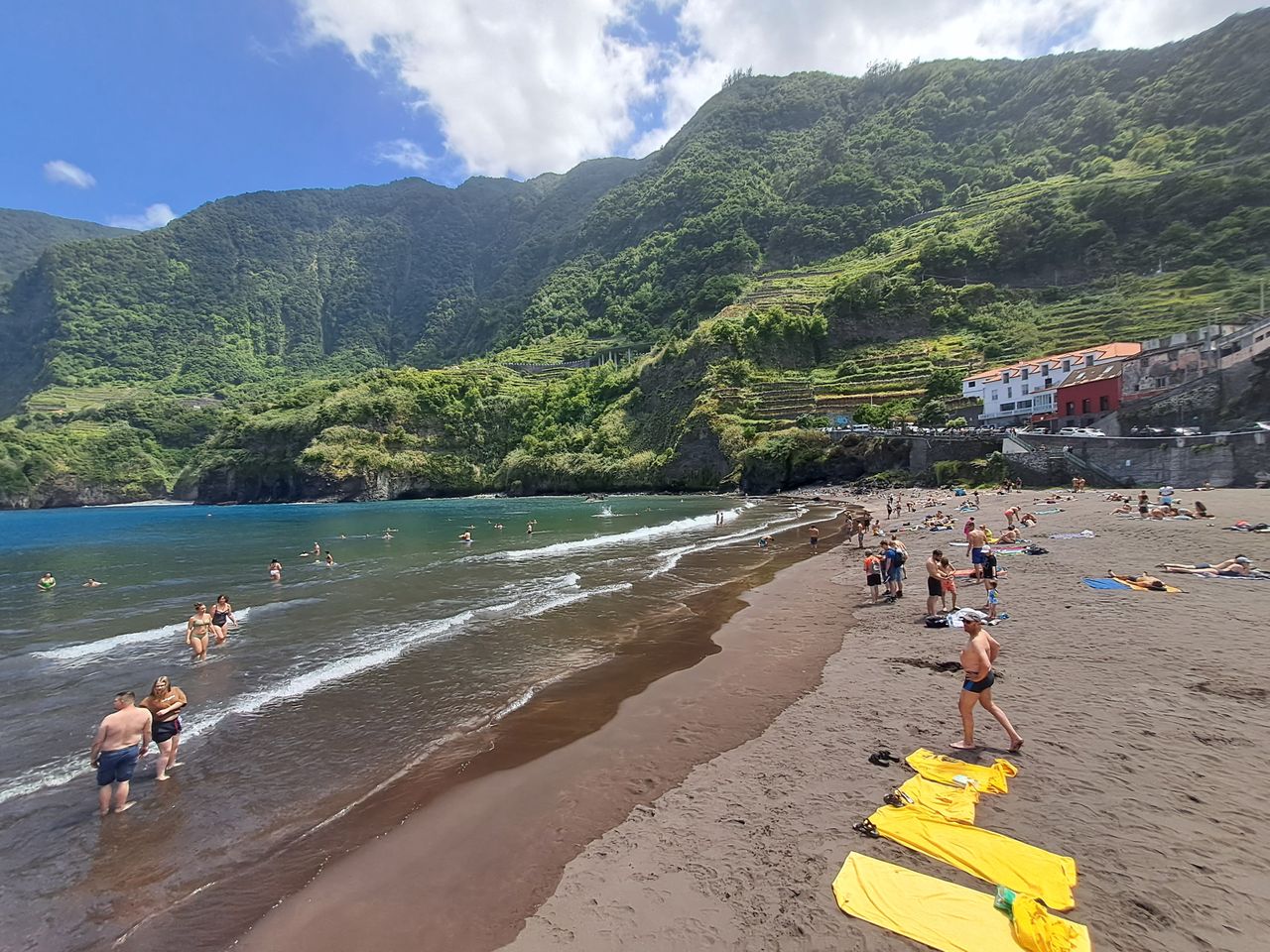 Plaże na Maderze są małe i niezatłoczone