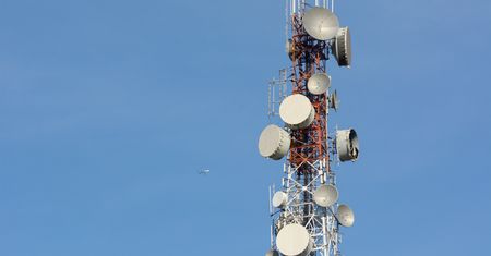 Koronawirus i 5G? Brak związku – informuje PIIT