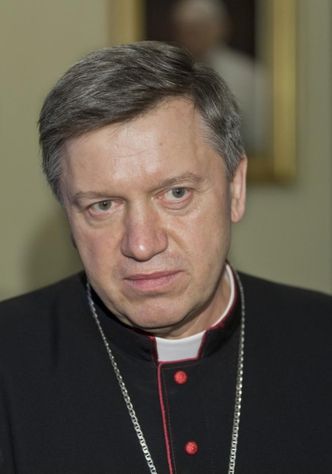Arcybiskup apeluje o pomoc frankowiczom i wolne niedziele