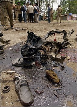 W zamachu w Kaszmirze zginęło co najmniej 8 osób