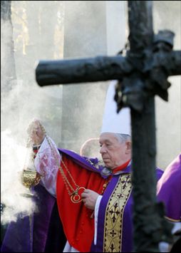 Prymas zaapelował o pomoc dla człowieka i ojczyzny