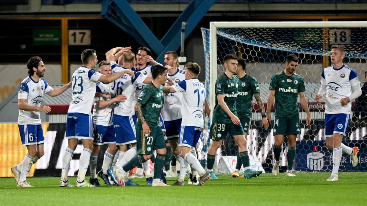 PAP / Darek Delmanowicz / Na zdjęciu: radość piłkarzy Stali Mielec