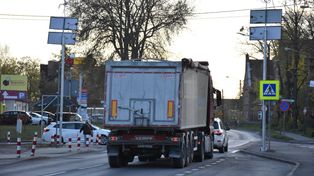 Niebezpieczne przejście na DK 22 w Malborku doświetlone. Kierowcy będą lepiej widzieć pieszych