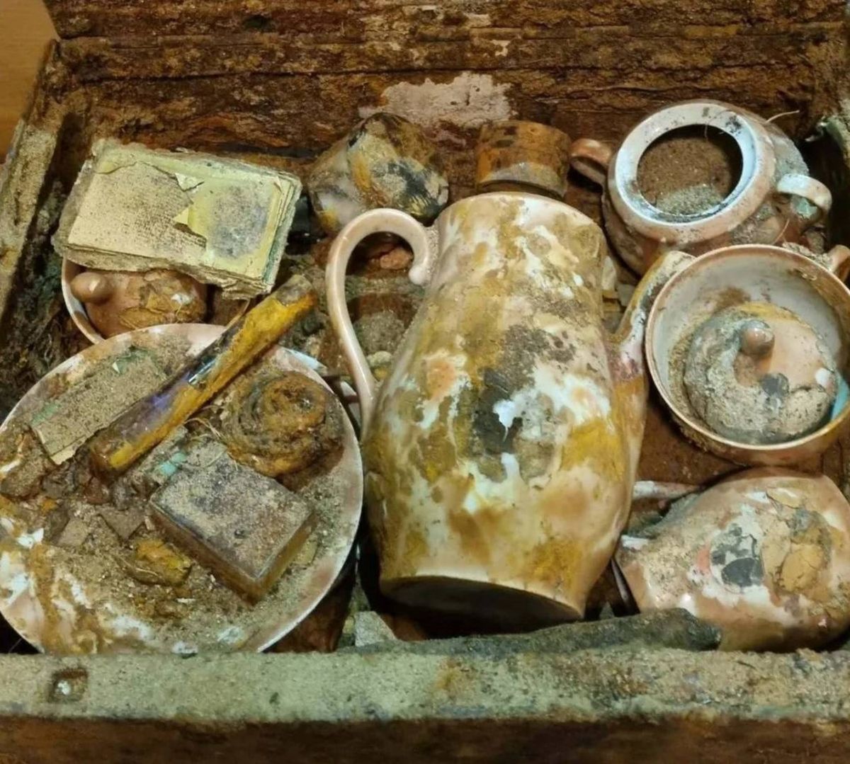 Na terenie budowy kąpieliska w Ochli znaleziono skrzynię ze skarbem