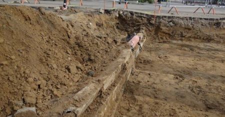 Remont torowiska w Pabianicach. Zaskakujące odkrycia wydłużają prace