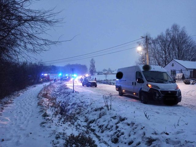 Wypadek w miejscowości Czajęcice. Kraksa trzech aut
