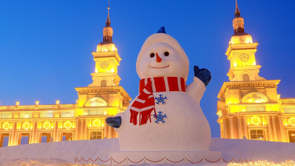 Zdjęcie dnia. 18-metrowy bałwan stanął w chińskim miasteczku założonym przez Polaka 1