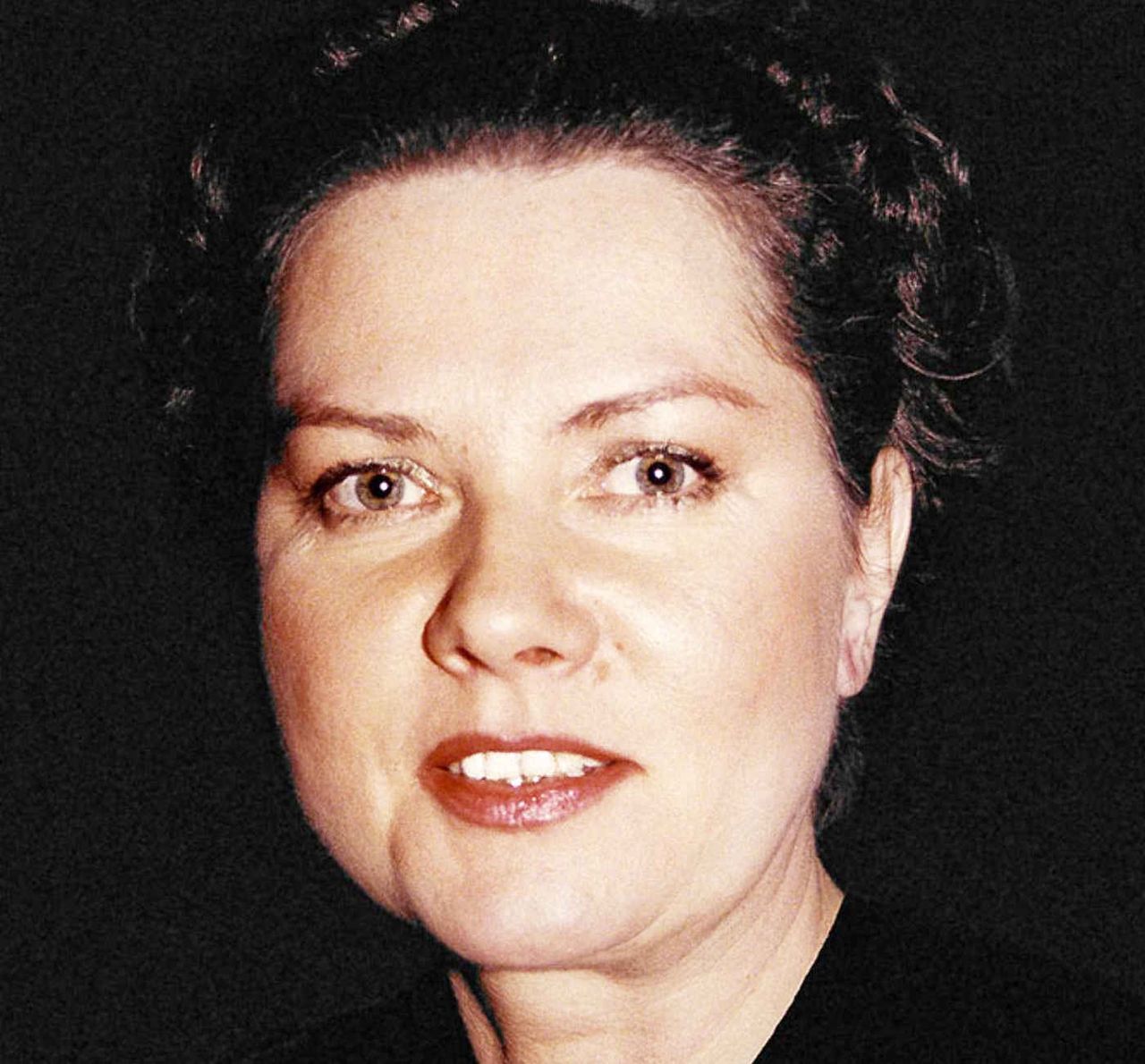 Była żoną doktora Lubicza. W prawdziwym życiu przegrała z bólem i samotnością