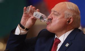 Łukaszenka jako przykład dla Putina? Są nieoficjalne informacje nt. rozmów z USA. Polała się wódka