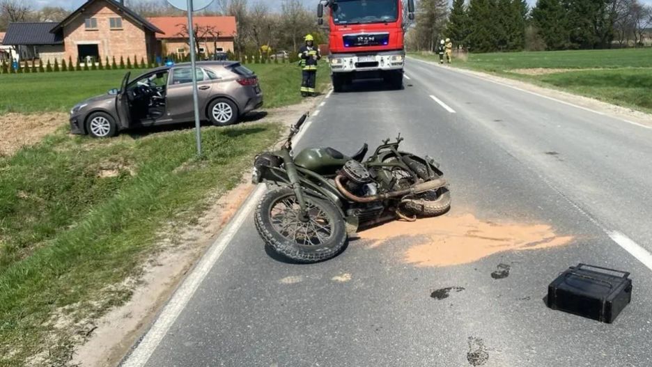 Pijany motocyklista uderzył w ciągnik