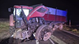 Zalesie: Ciągnik wjechał prosto pod Audi! Cud, że nikt nie zginął