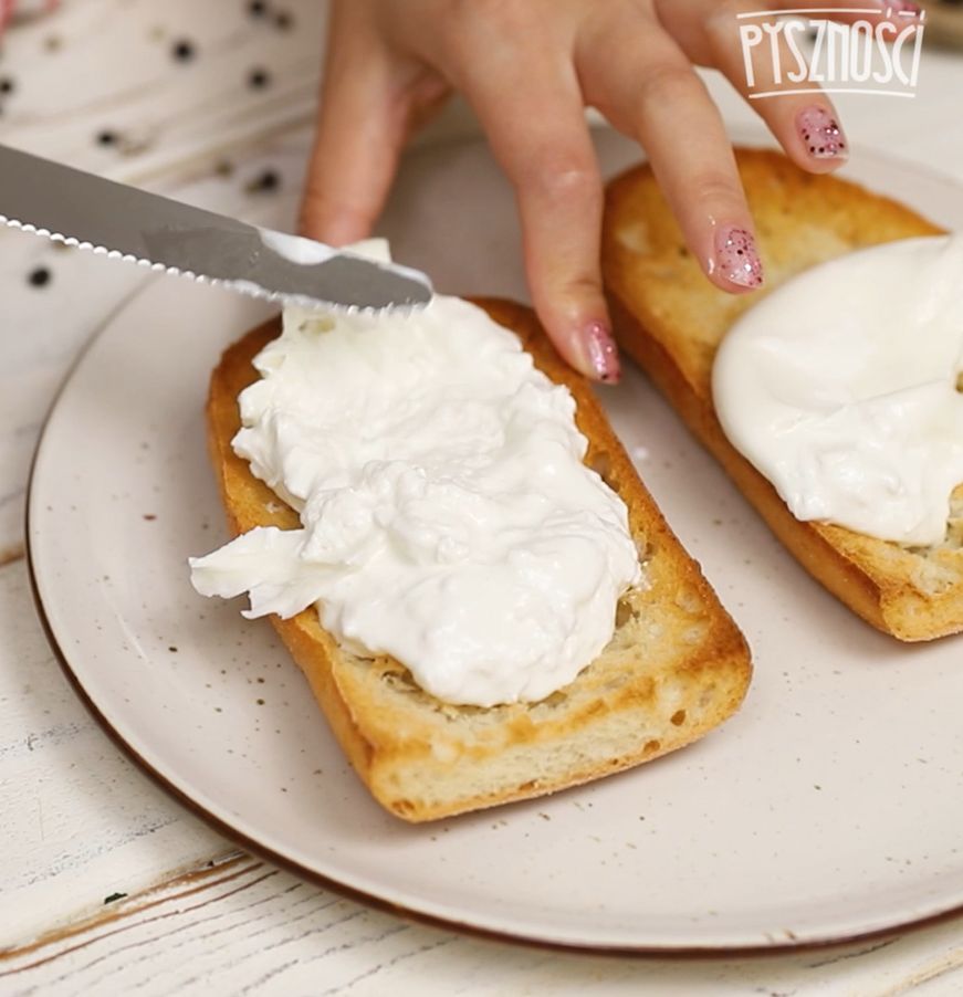 Burrata z pieczonymi pomidorkami- Pyszności