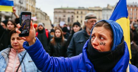 Polskie sieci kontynuują wsparcie Ukrainy. Teraz znoszą opłaty roamingowe