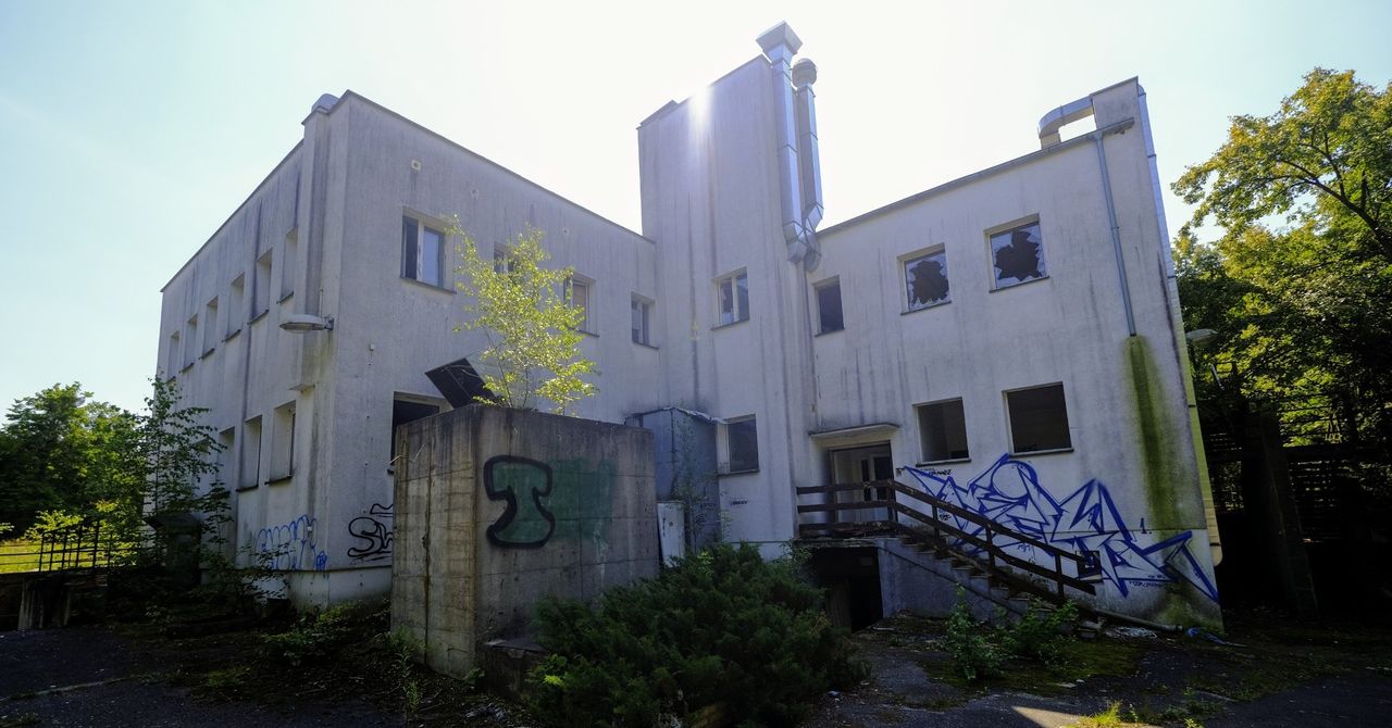 Poznań: Buldożery zrównają z ziemią były ośrodek policyjny w Kiekrzu