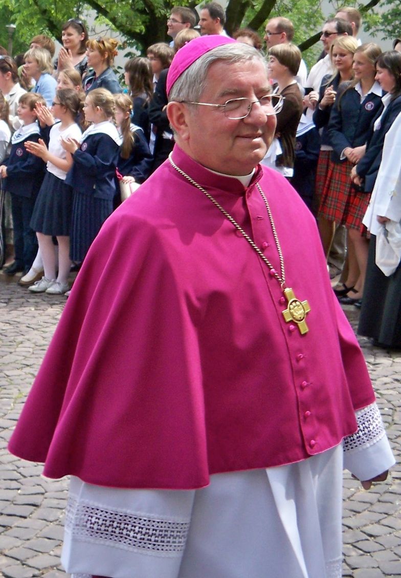 Abp Głódź zmaga się z ciężką chorobą
