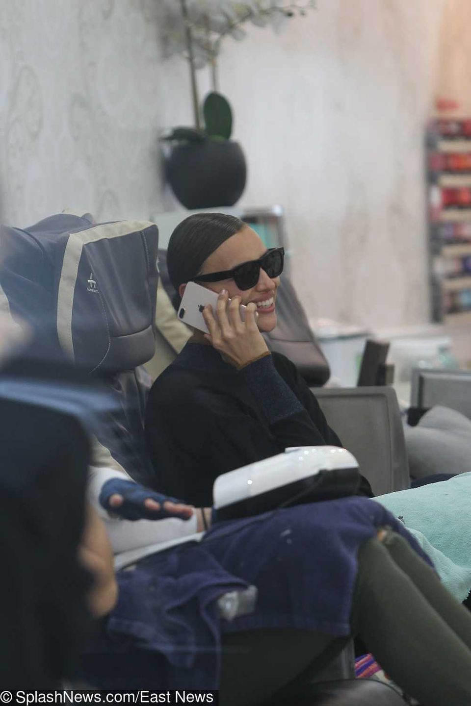 Irina Shayk w salonie piękności
