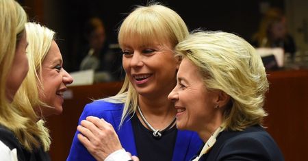 Bieńkowska wyznaje: "BARDZO LUBIĘ WRÓŻBY i horoskopy"