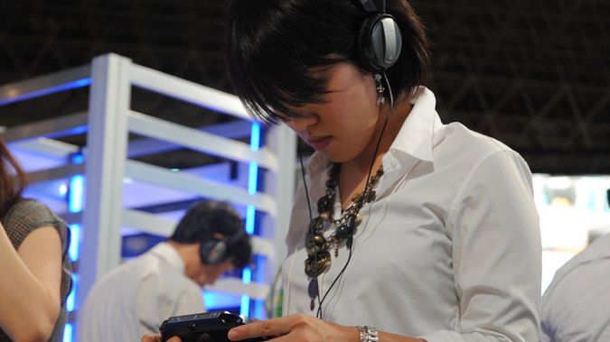 DekaVita - najdziwniejszy gadżet roku. Zamienia PlayStation TV w… dużą PlayStation Vita 1