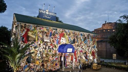 Śmieciowy hotel w Rzymie 1