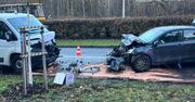 Warszawa: Zderzenie czołowe osobówki z busem na Bielanach