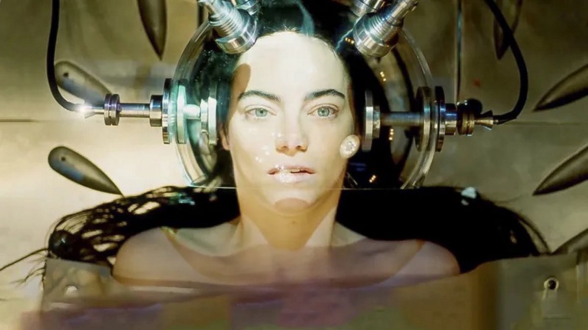 "Biedne istoty" to jeden z filmów, które można oglądać na Disney+