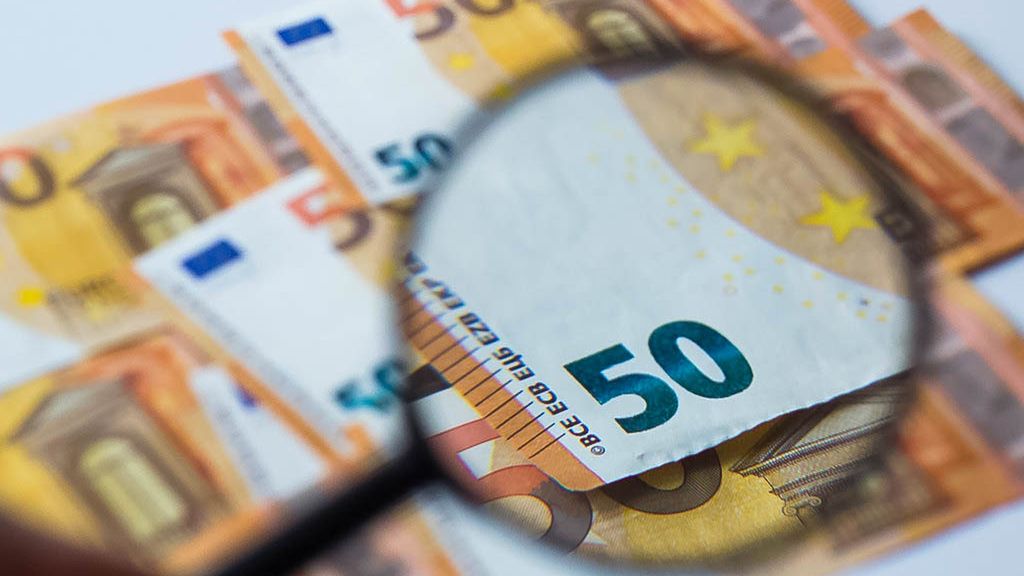 Kursy walut NBP 04.05.2020 Poniedziałkowy kurs euro, funta, dolara i franka szwajcarskiego 