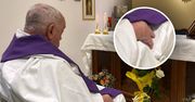 Nowy komunikat Watykanu. Tłumaczą obrzęk na dłoni papieża