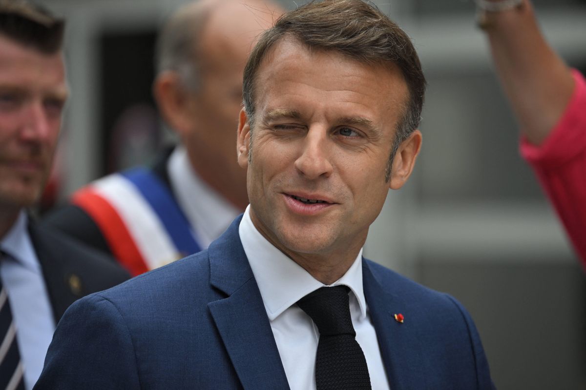 Emmanuel Macron  apeluje o przeciwstawienie się skrajnej prawicy w drugiej turze wyborów