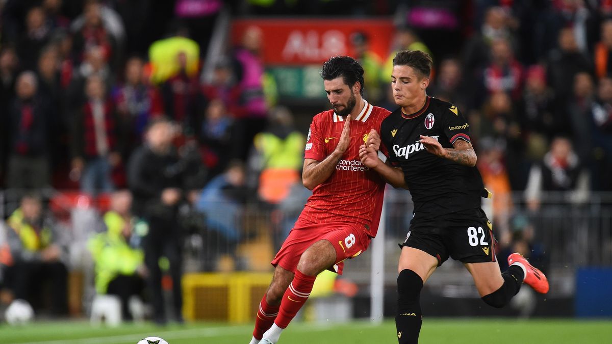 PAP/EPA / PETER POWELL / Na zdjęciu: Kacper Urbański (z nr 82)