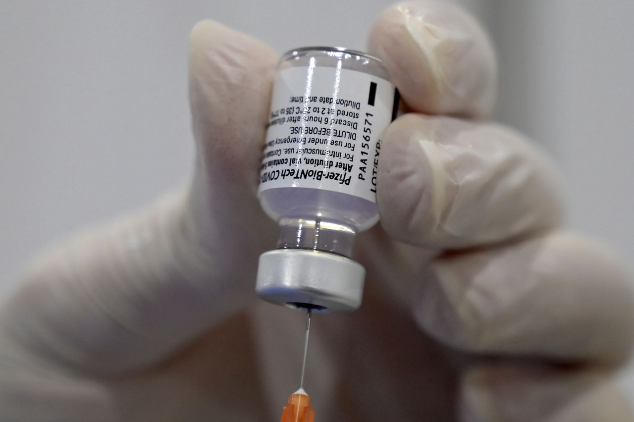 Szczepionka na COVID. Milion Polaków zaszczepionych obiema dawkami